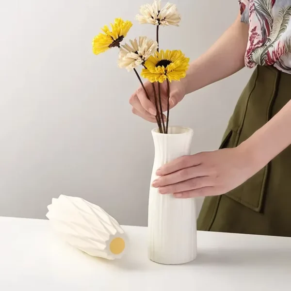 1St. Nordische Plastikvase Weiß Boho Stil Einfach Kleine Frische Blumentopf Aufbewahrungsflasche für Blumen Wohnzimmer Modern Home Dekorationen Ornamente